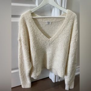 Aritzia Wilfred V-Neck Sweater (Cream) - Size Large (new with tags)